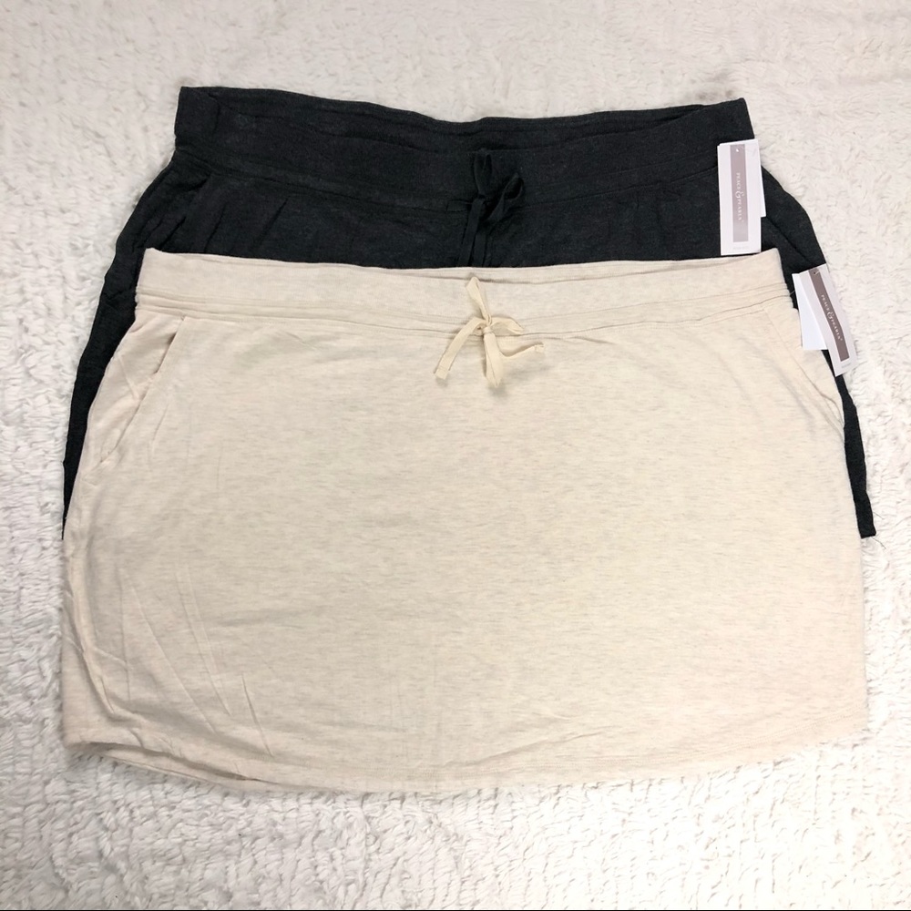Bundle 2 Peace & Pearls Skirts Size 3X gray and beige